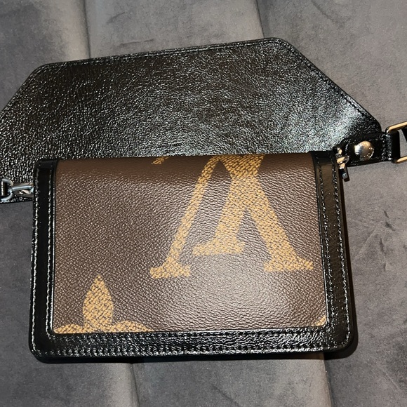 LOUIS VUITTON Reverse Giant Monogram Dauphine Bumbag Clutch - Picture 3 of 7